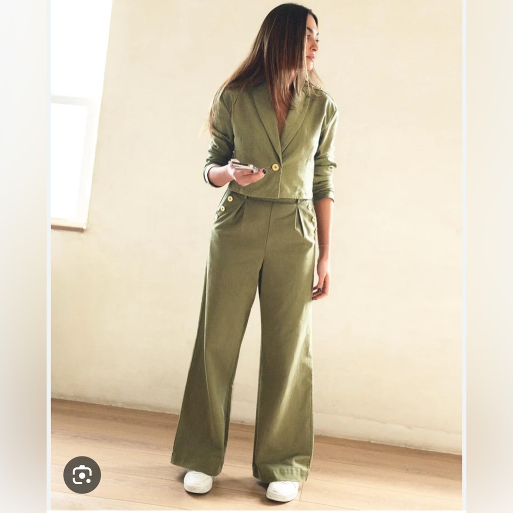 🔥 Closet Sale! Splendid Olive Women's Pantsuit